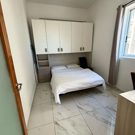 Paceville Apartment *
